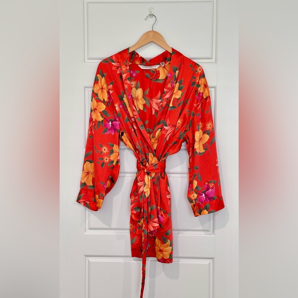 Victoria’s Secret Nite Gown and Robe Set Large